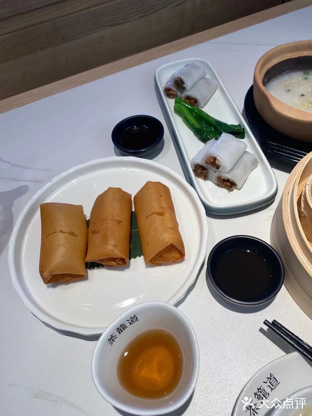 一口咬下去都是料，有一点咸咸的很大一个
