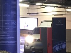 -梅赛德斯奔驰文化中心·停车场