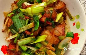 Stir-fried Garlic Greens with Homemade Preserved Pork