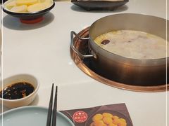 -洪氏嗨捞·猪肚鸡火锅(阳光天地店)