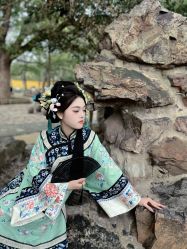-一揽芳华汉服旗袍体验馆(拙政园店)