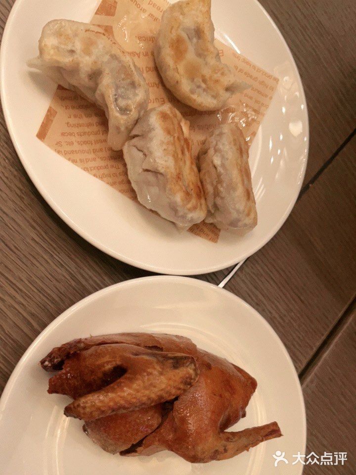 還要提醒服務人員我們有訂的是沙發座