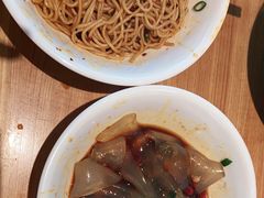 -诚铭记·虾仁汤包·成都小吃(融创店)
