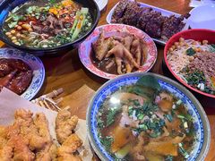 -爆炸头阿姨小四川正宗川味小吃(无任何分店)