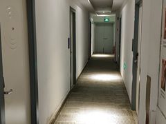 -Zsmart智尚酒店(上海轻纺市场定边路地铁站店)