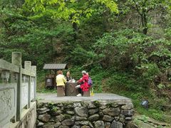 -梅岭月亮湾山体公园
