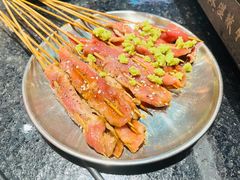 -何妹湿辣牛肉·粤式烧烤砂煲(桂雅路店)