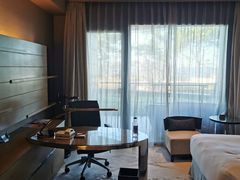 -上海滴水湖皇冠假日酒店