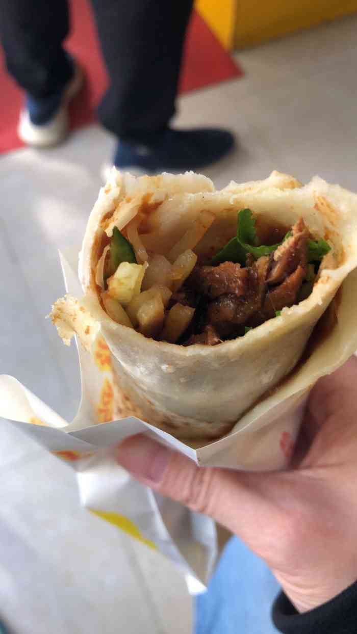 老字号酱鸭卷饼王-"现在很多商圈都在卖北京烤鸭,第一次看到酱.