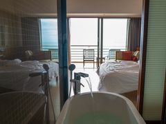 -三亚湾海居铂尔曼度假酒店