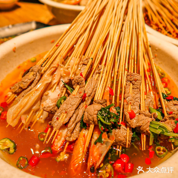 重庆最便宜的钵钵鸡!0.7元一串!人均20+