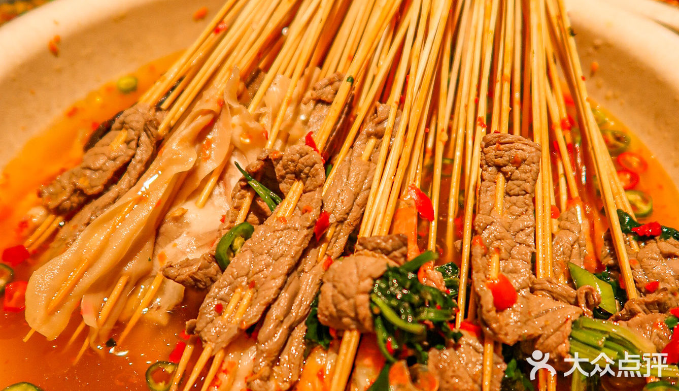 重庆最便宜的钵钵鸡！0.7元一串！人均20+ 