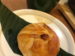 烤破酥包-云海肴·汽锅鸡·云南代表菜(东坝金隅店)