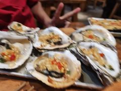 烤湛江生蚝-木屋烧烤(岗顶二店)