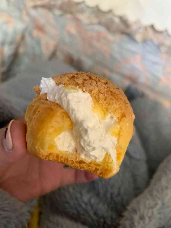 嘉诚糕点(喷水池店)-"从地铁站c出口出来直走就是了,刚好路过闻.