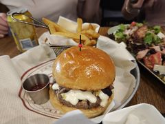 -BOURBON 玻本美式餐厅酒吧(虹桥新天地店)