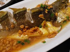 -皇城根·烤鸭·鱼头·家常菜(欧亚大观乐活城店)