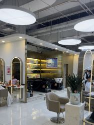 -虫二·专注健康烫染沙龙