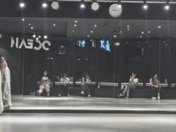 点击看大图 -OCEAN DANCE高空舞蹈室