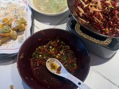 -阿瓦山寨·湘菜现炒·剁椒鱼头王(咸阳总店)