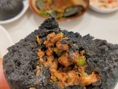 黑猪肉黑金包-李与白包子铺(桐梓林店)
