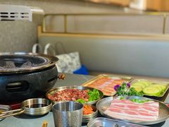 -围炉肉舍丹东海鲜烤肉·烤活鳗(步行街店)