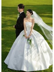 -喜爱高定婚纱摄影