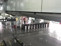 -低涌(地铁站)