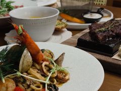 -Mark&Mars Restaurant