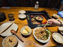 -老牌坊云南鱼豆花火锅(爱建店)