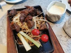 -穹六人间 people 6(岳阳路店)