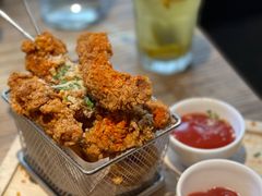炸鸡拼薯条-Common Table · Brunch & Coffee