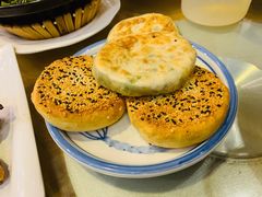 菠菜鲜虾馅饼-小放牛炒菜馆(军校店)