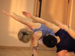 -酉嘉瑜伽YO+YOGA