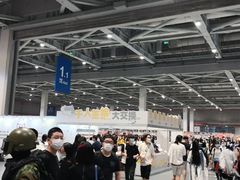 -徐泾东地铁站会展中心-地面停车场