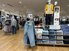 -优衣库(银川新华百货CCMall店)