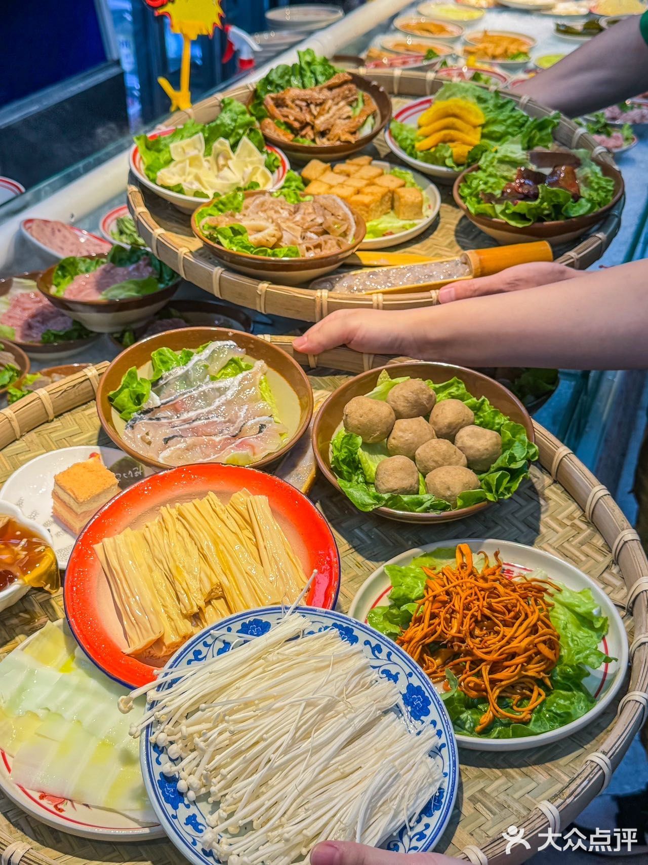 杭州富阳居民楼下的市井重庆火锅店太好次了！性