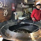 本来在排队买奶茶,结果旁边文和友的小哥问我们是不是长