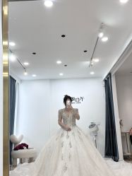 -予白婚纱礼服馆