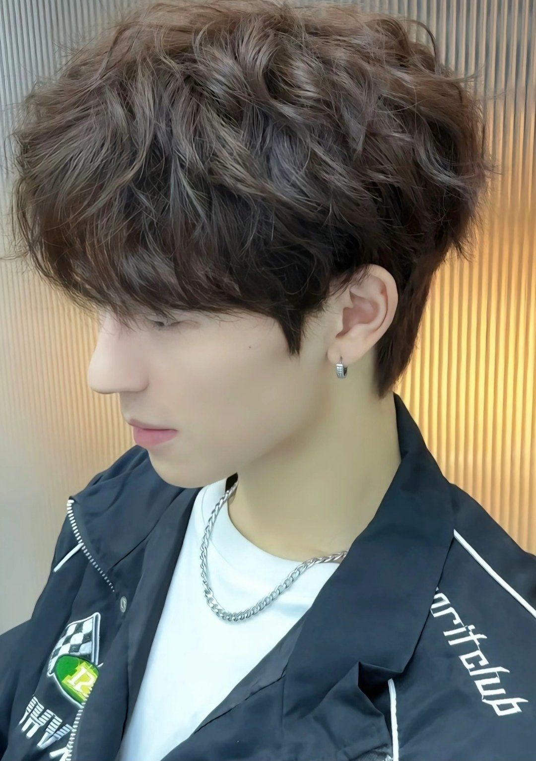 这是一款少年感,氛围感和阳光有活力的发型