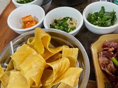 -黄利砖万峰林布依特色酸笋牛肉馆