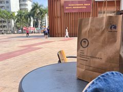 -瑞幸咖啡(皇岗村广场中庭店)