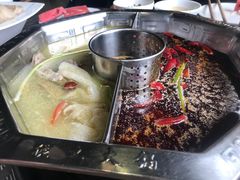 -佬土鹅肠火锅(中建大观店)