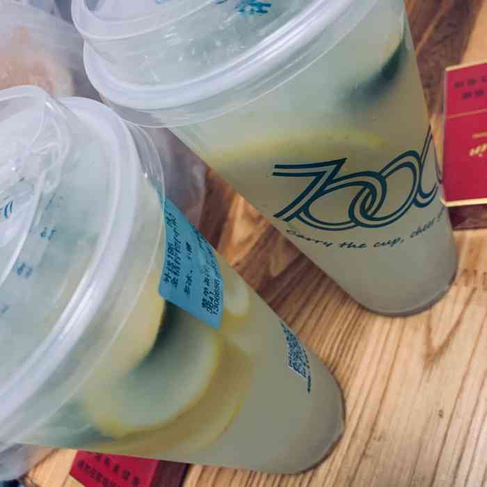 700cc天然苏打水茶饮(中街新玛特店)-"哈哈哈哈,大夏天喝饮品的人真是