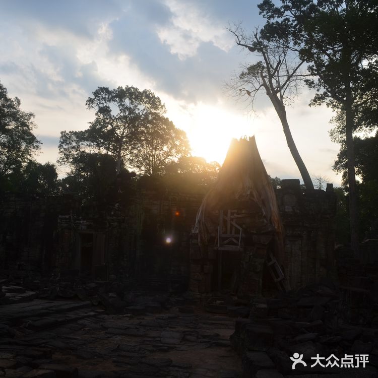 红色高棉的微笑|暹粒景点攻略之巴肯山