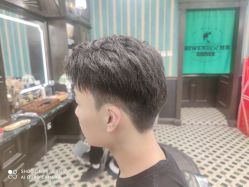 -海文先生国潮烫染男士理发馆