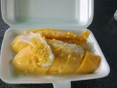 -芒果糯米饭摊子