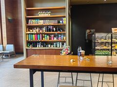 -星巴克(西安益田假日世界店)