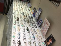 -零度眼镜·宝视友·蔡司依视路(吾悦花街店)