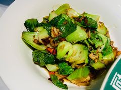 上海青油渣-费大厨辣椒炒肉(高铁吾悦广场店)